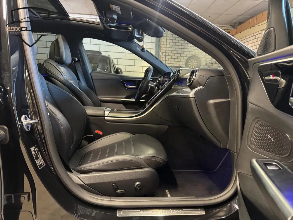 Mercedes-Benz C-Klasse 180 AMG Line Pano uit 2021, foto 19