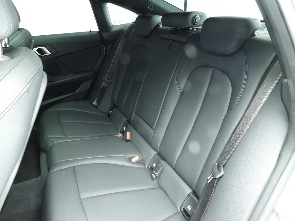 BMW 2-serie Gran Coupe 218i uit 2024, foto 8