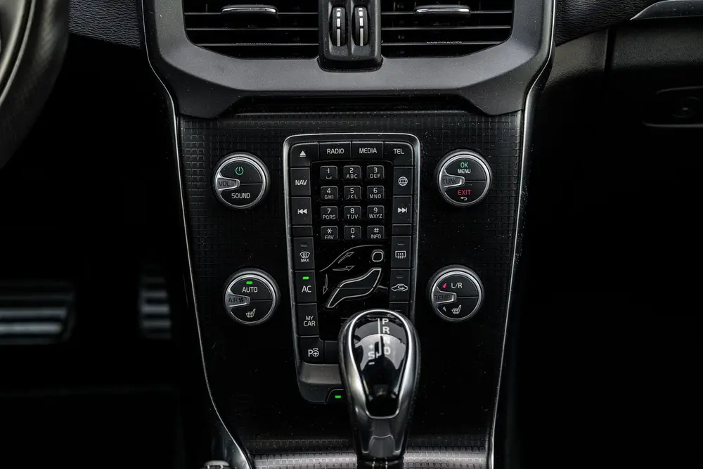Volvo V40 1.5 T3 Polar+ Sport | R-Design | Harman Kardon Aud uit 2019, foto 15