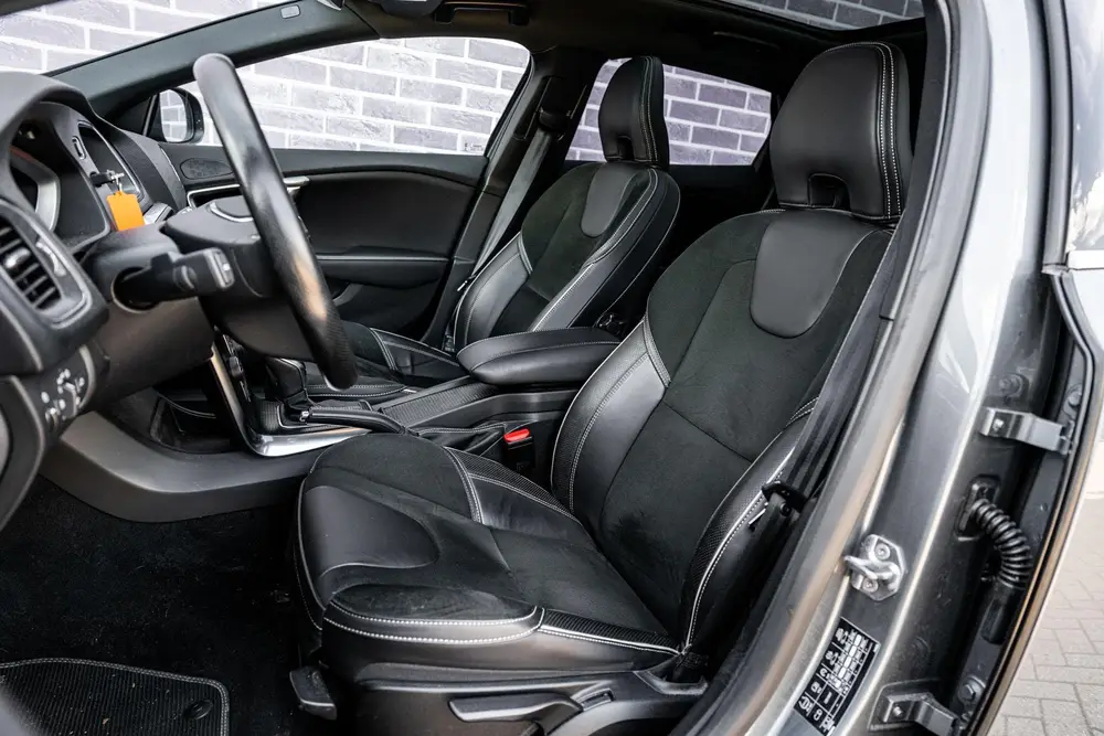 Volvo V40 1.5 T3 Polar+ Sport | R-Design | Harman Kardon Aud uit 2019, foto 8