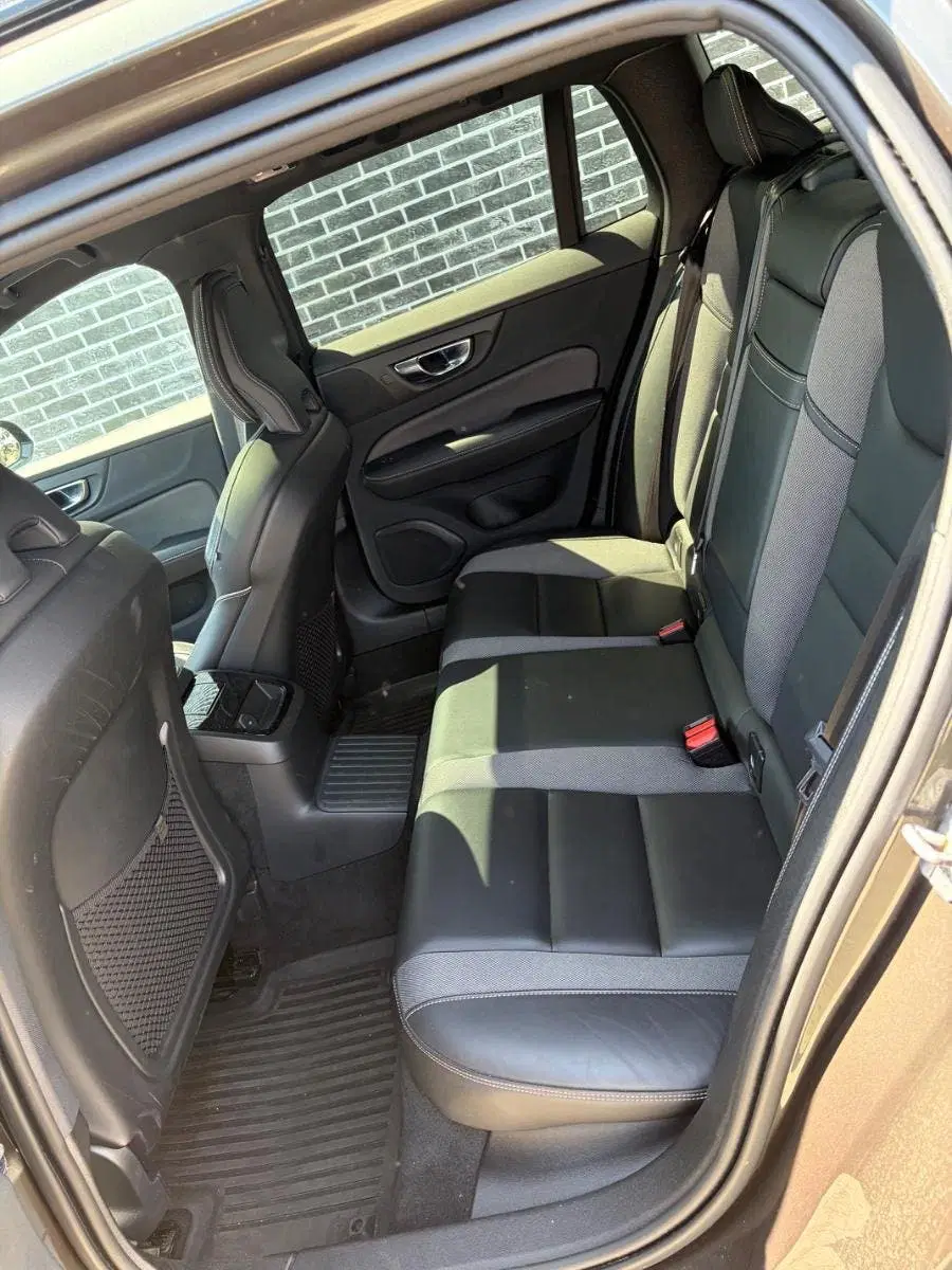 Volvo V60 2.0 T8 Recharge AWD R-Design uit 2021, foto 7