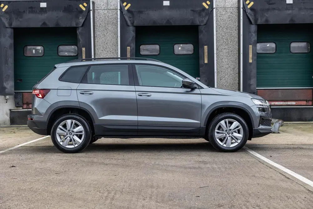 Skoda Karoq 1.0 TSI 115pk Business Edition uit 2025, foto 3