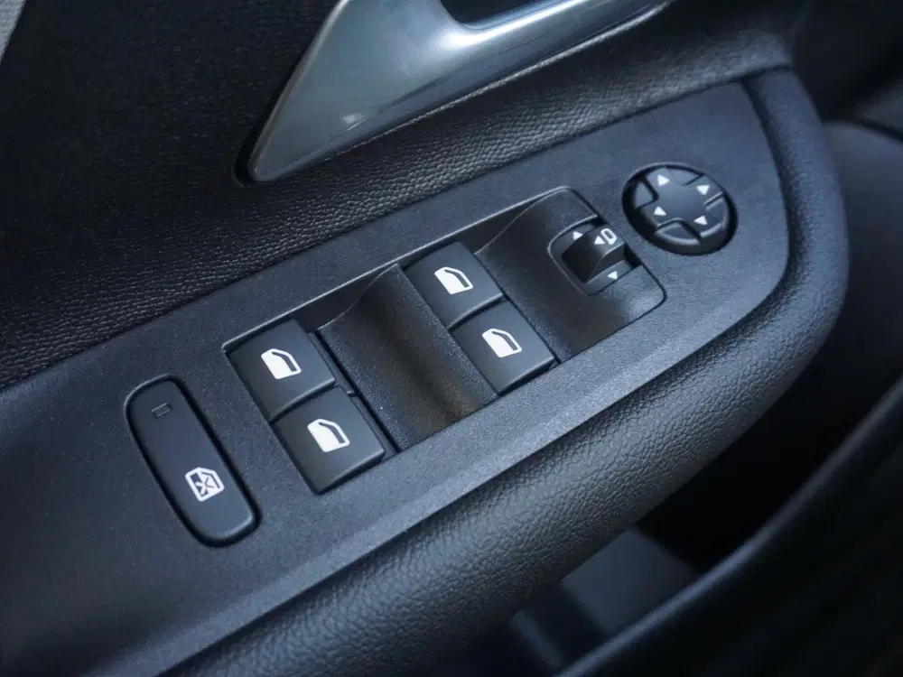 Opel Mokka 1.2 Turbo Hybrid Business Edition Keyless uit 2026, foto 12