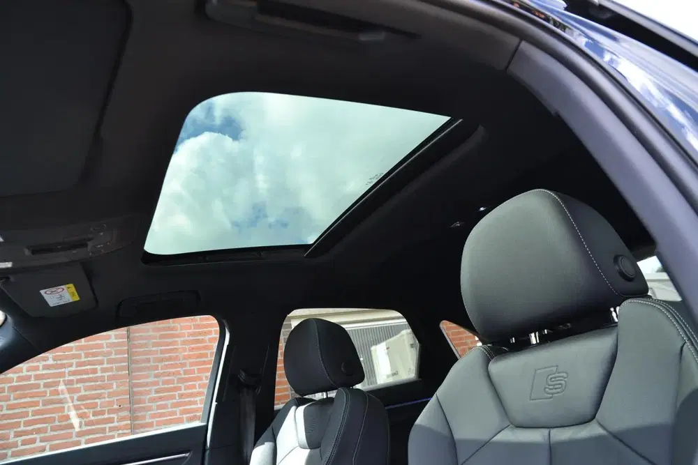 Audi Q3 45 TFSI Quattro S Edition One uit 2020, foto 12