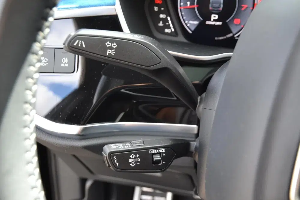 Audi Q3 45 TFSI Quattro S Edition One uit 2020, foto 18