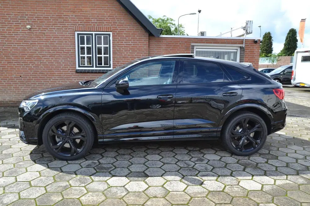 Audi Q3 45 TFSI Quattro S Edition One uit 2020, foto 2