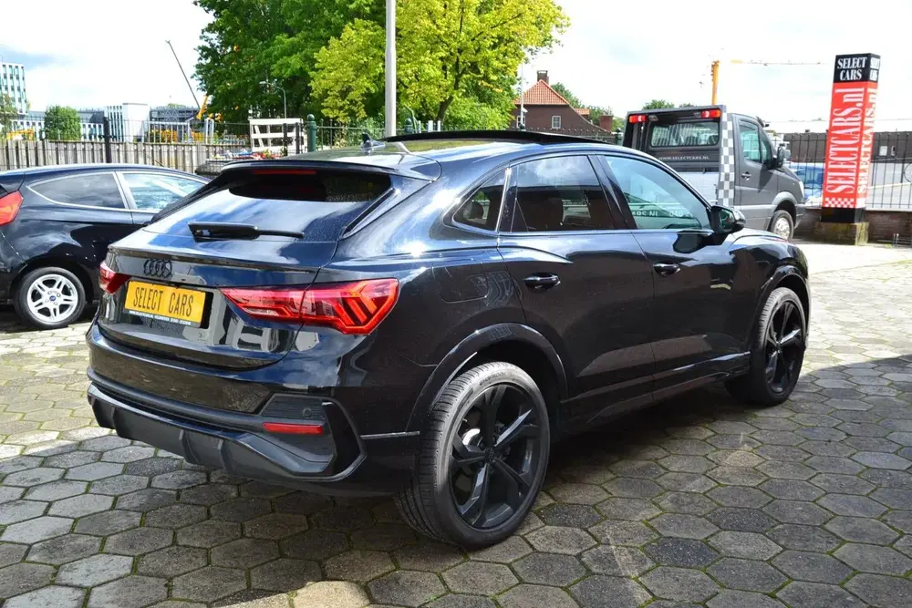Audi Q3 45 TFSI Quattro S Edition One uit 2020, foto 4
