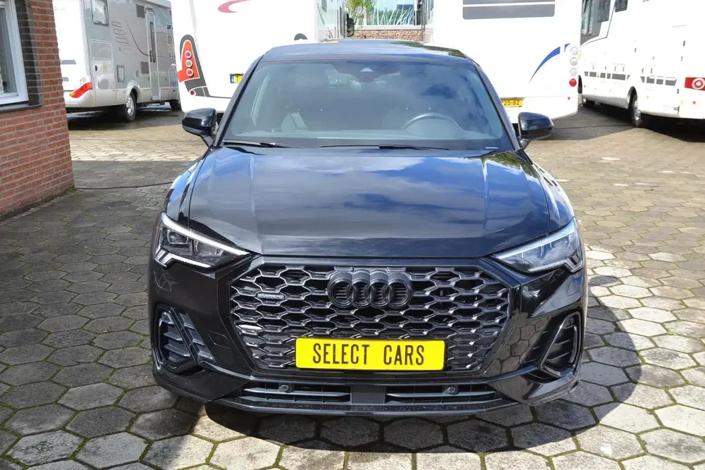 Audi Q3 45 TFSI Quattro S Edition One uit 2020, foto 6
