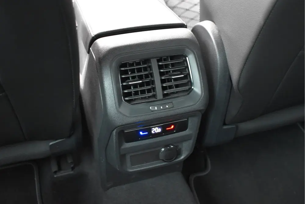 Volkswagen Tiguan 1.4 TSI eHybrid R-Line Business+ Virtual c uit 2023, foto 19