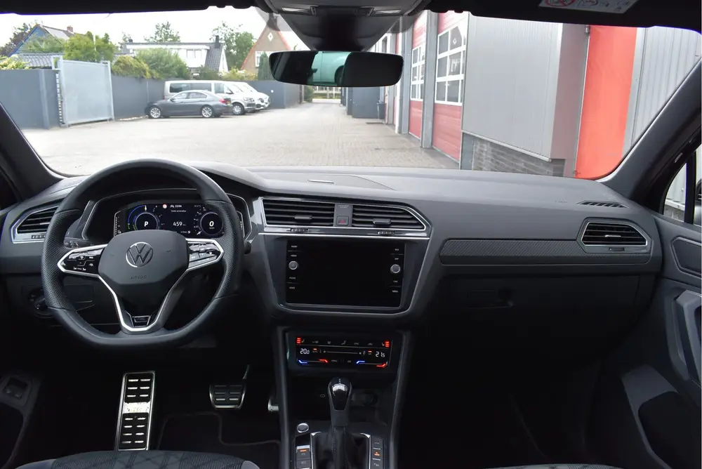 Volkswagen Tiguan 1.4 TSI eHybrid R-Line Business+ Virtual c uit 2023, foto 3
