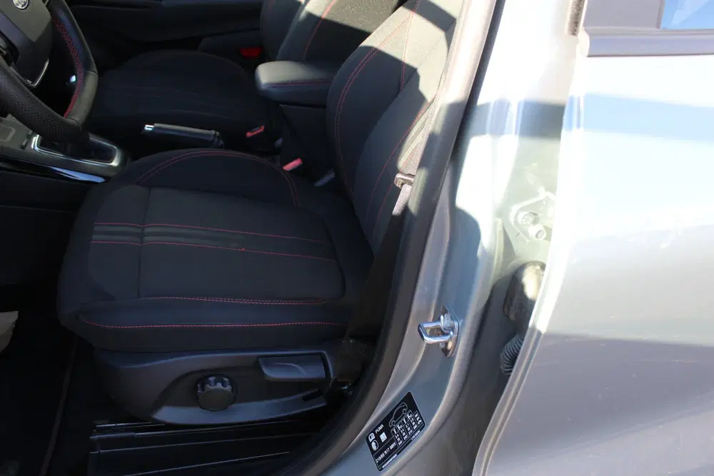 Ford Puma 1.0 EcoBoost Hybrid ST-Line uit 2025, foto 5