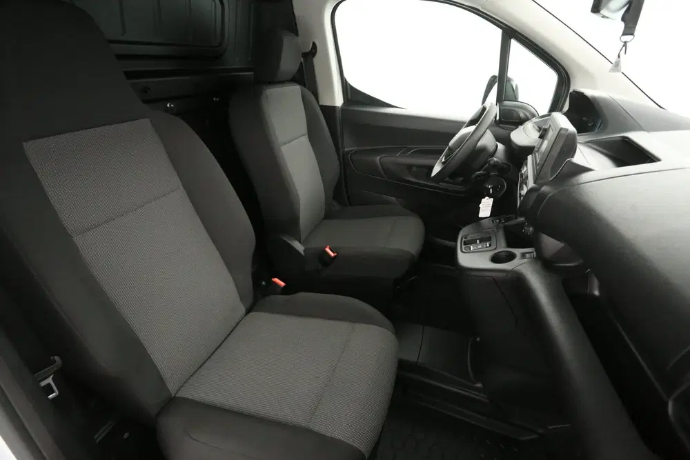 Peugeot Partner 136pk 50 kWh uit 2022, foto 12