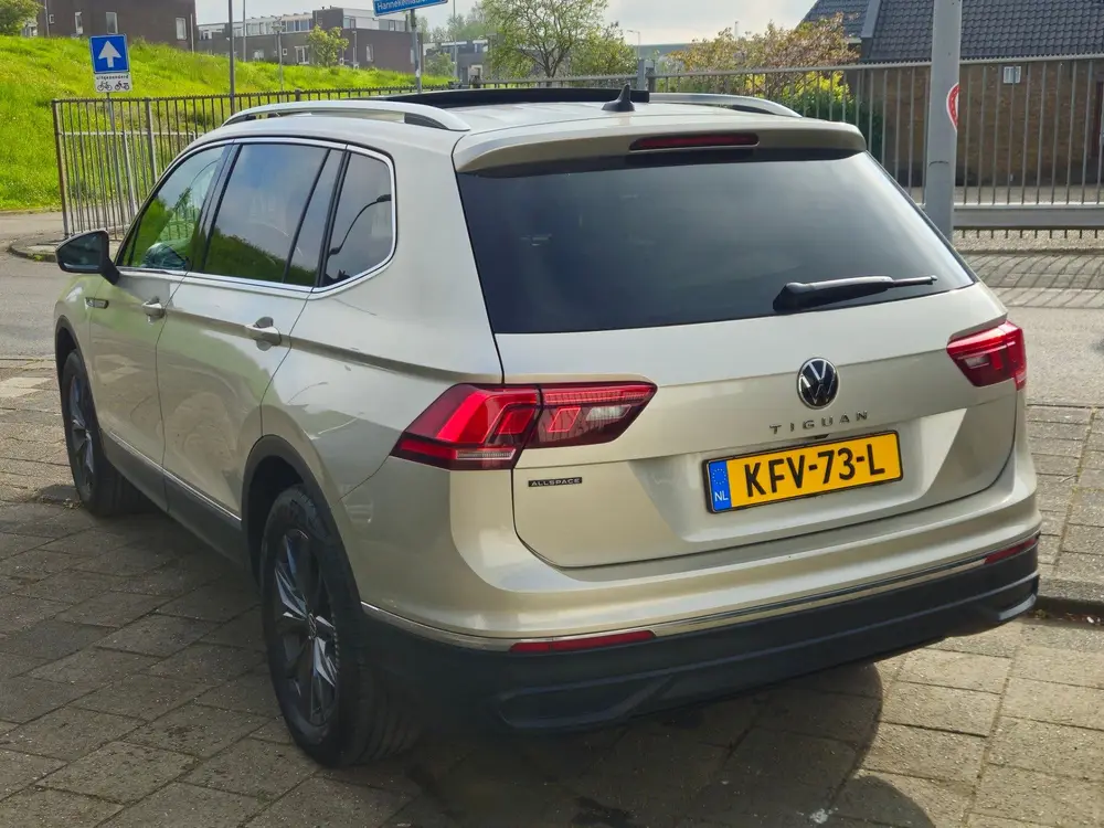 Volkswagen Tiguan Allspace 1.5 TSI Life Business uit 2023, foto 4