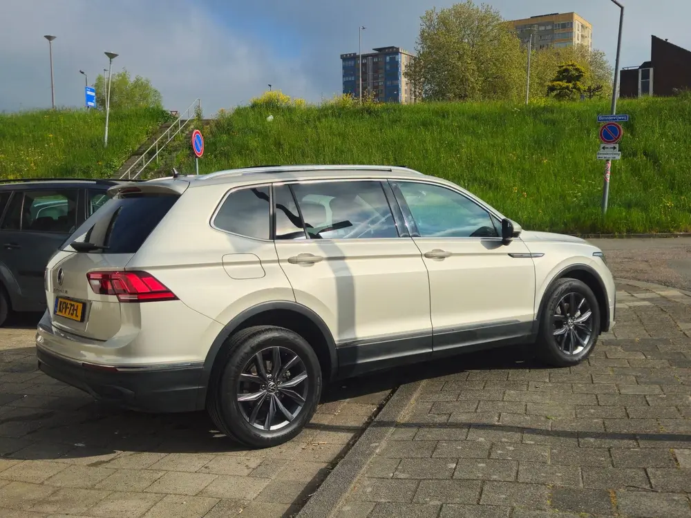 Volkswagen Tiguan Allspace 1.5 TSI Life Business uit 2023, foto 6