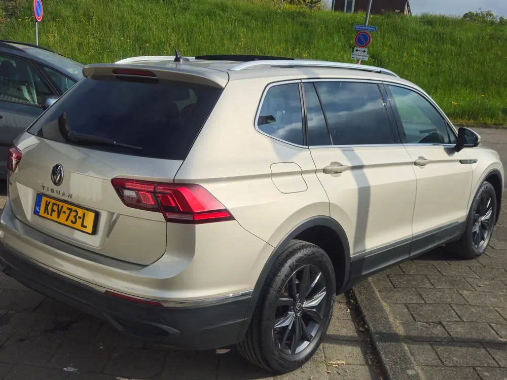 Volkswagen Tiguan Allspace 1.5 TSI Life Business uit 2023, foto 8