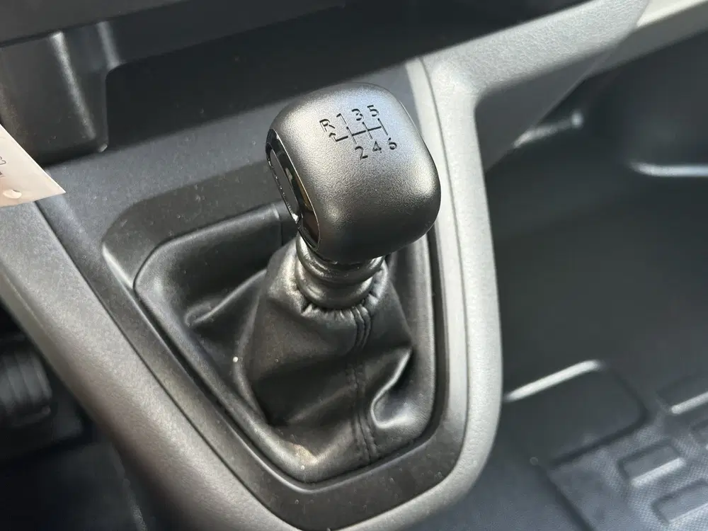 Peugeot Expert 1.5 BlueHDI 100 PK uit 2021, foto 17