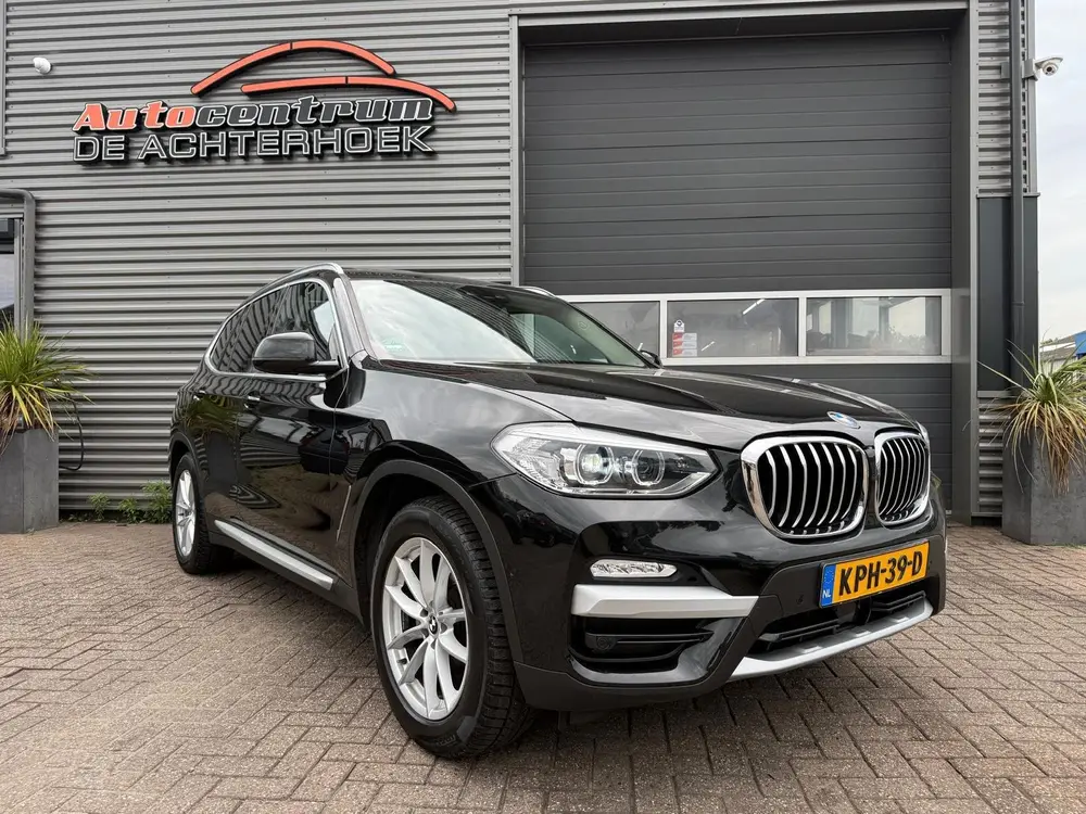 BMW X3 xDrive20i Automaat uit 2019, foto 11