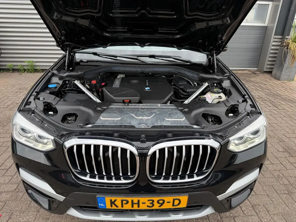 BMW X3 xDrive20i Automaat uit 2019, foto 7