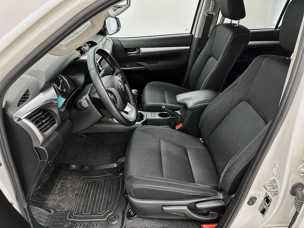 Toyota Hilux 2.8 D-4D Double Cab Professional 4x4 Navig uit 2023, foto 11