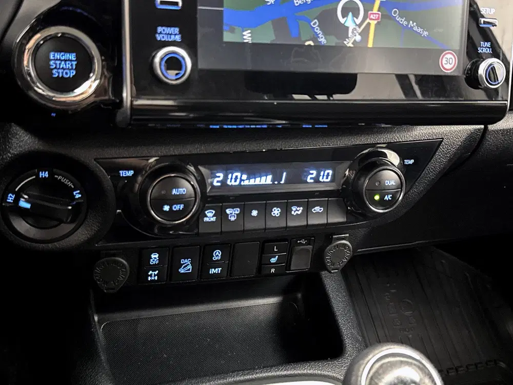 Toyota Hilux 2.8 D-4D Double Cab Professional 4x4 Navig uit 2023, foto 14