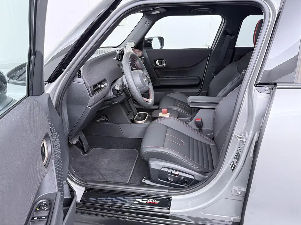 Mini John Cooper Works 5-deurs John Cooper Works uit 2026, foto 4