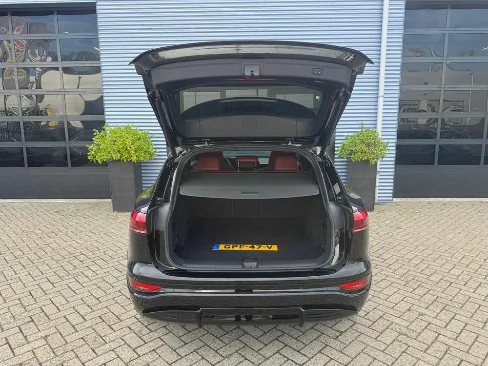 Audi Q6 e-tron SQ6 quattro 100 kWh PANO uit 2024, foto 7