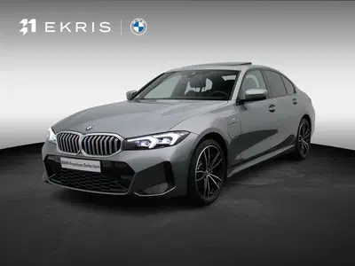 BMW 3-serie Sedan 320e M Sportpakket uit 2024
