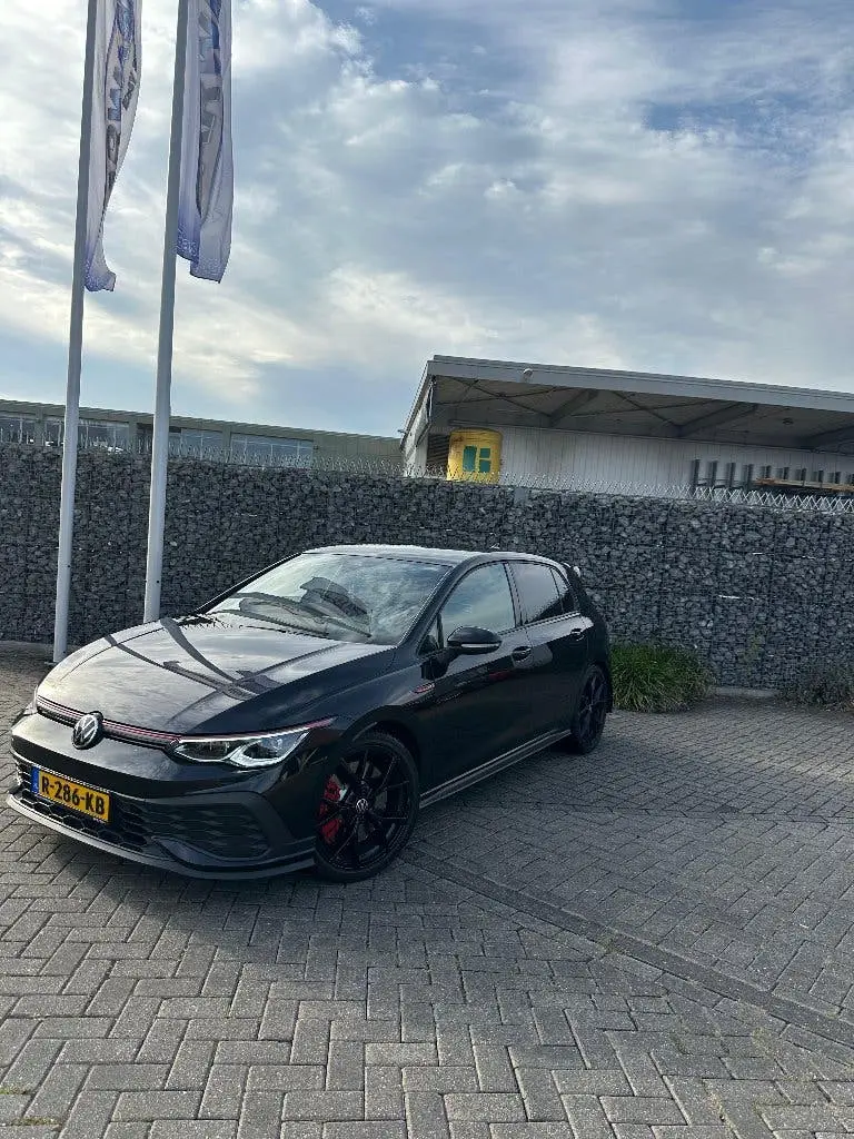 Volkswagen Golf 2.0 TSI OPF 221KW Dsg7 2021 Zwart uit 2021, foto 3