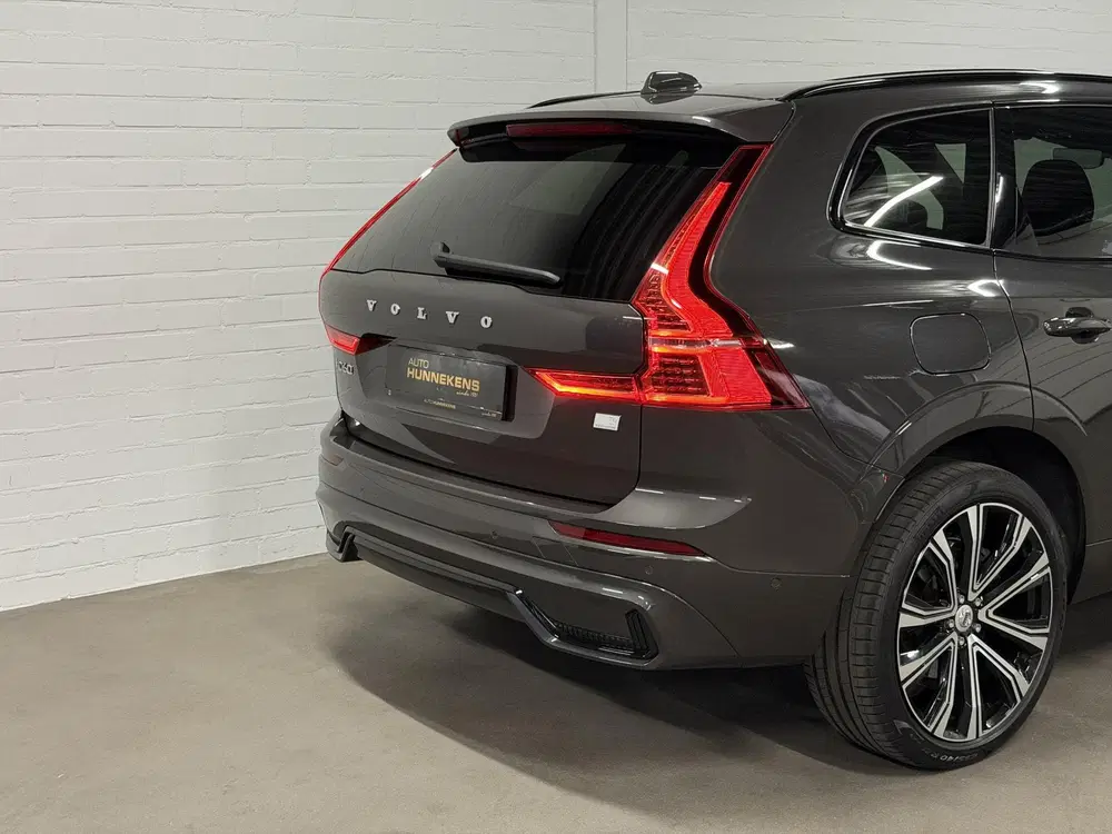 Volvo XC60 2.0 T6 Plug-in hybrid AWD Plus Dark Long R uit 2022, foto 10