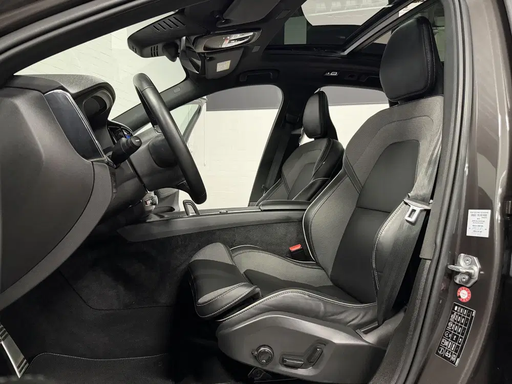 Volvo XC60 2.0 T6 Plug-in hybrid AWD Plus Dark Long R uit 2022, foto 14
