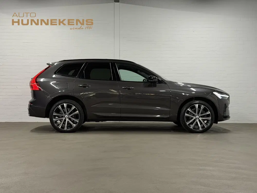 Volvo XC60 2.0 T6 Plug-in hybrid AWD Plus Dark Long R uit 2022, foto 9