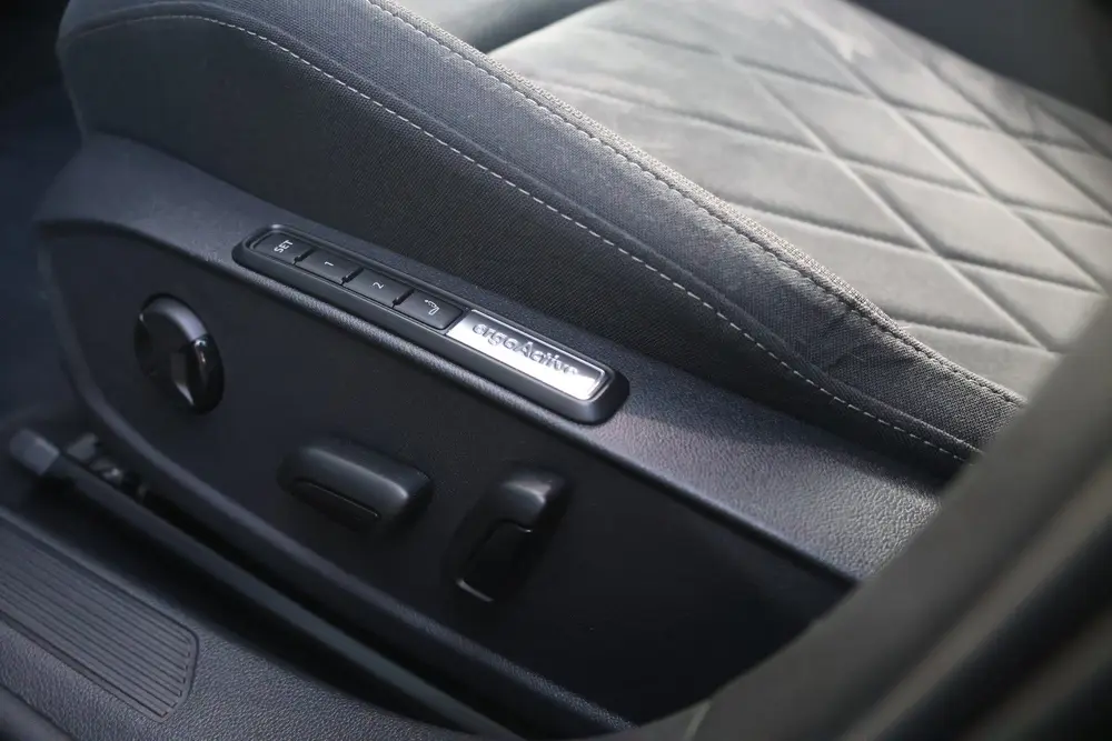 Volkswagen Golf 1.4 eHybrid Style LED+/Navi/Massage/Camera/E uit 2024, foto 8