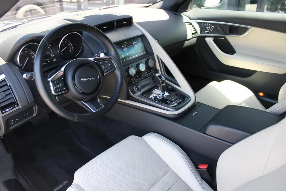 Jaguar F-Type P300 R-Dynamic | BRG | Carbon | NL auto uit 2019, foto 4