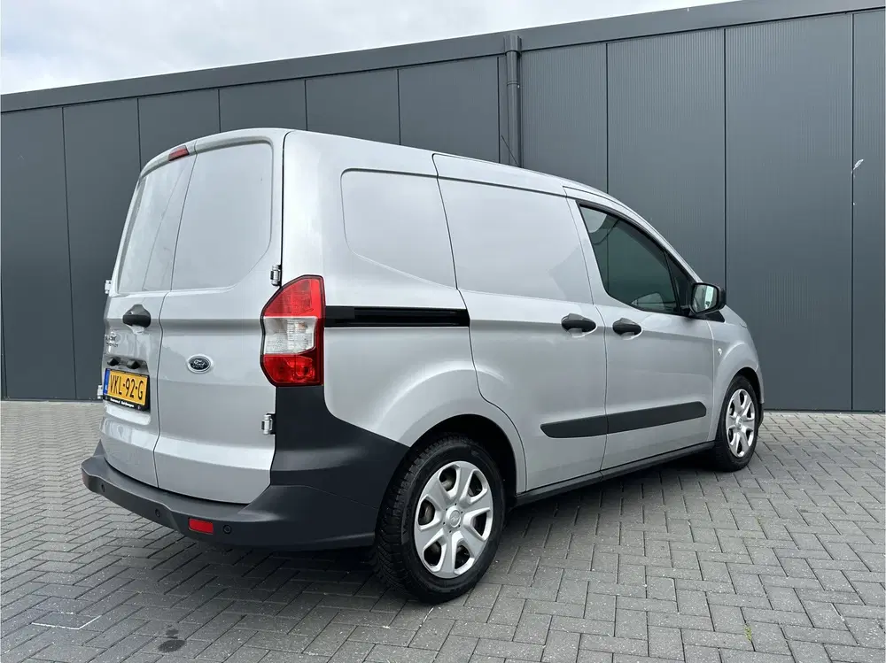 Ford Transit Courier 1.5 TDCI uit 2021, foto 3