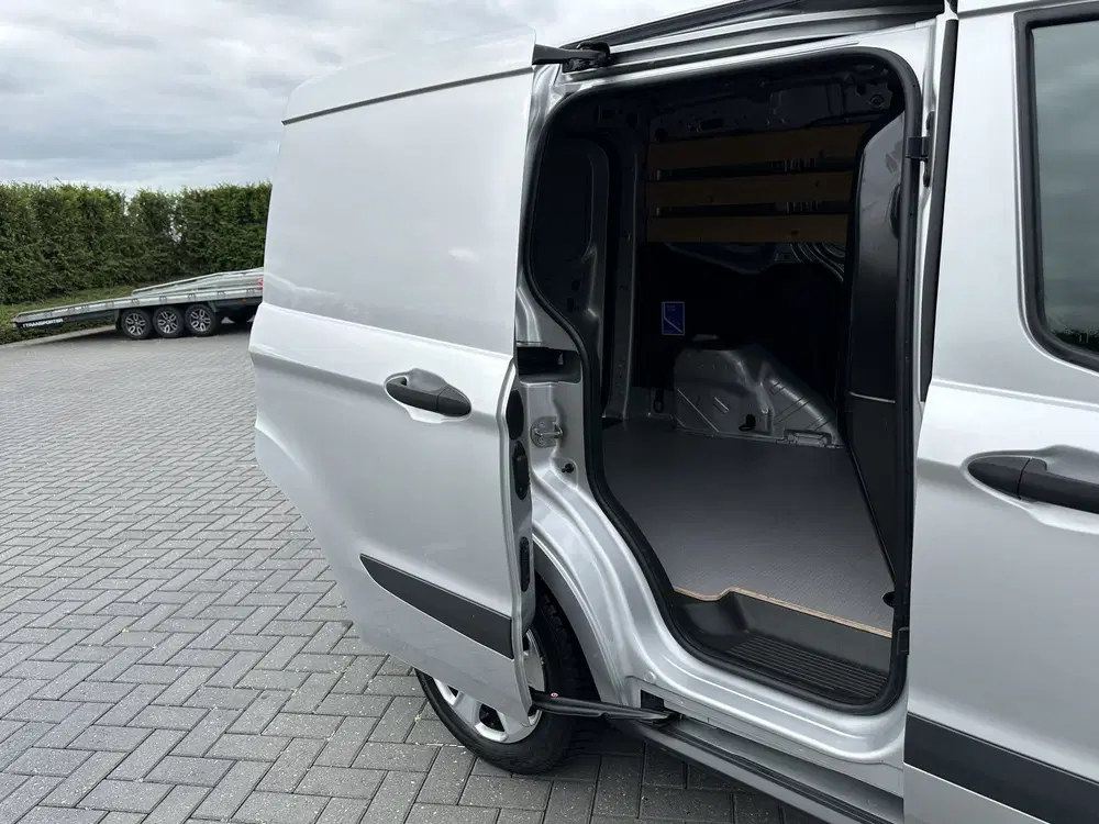 Ford Transit Courier 1.5 TDCI uit 2021, foto 9