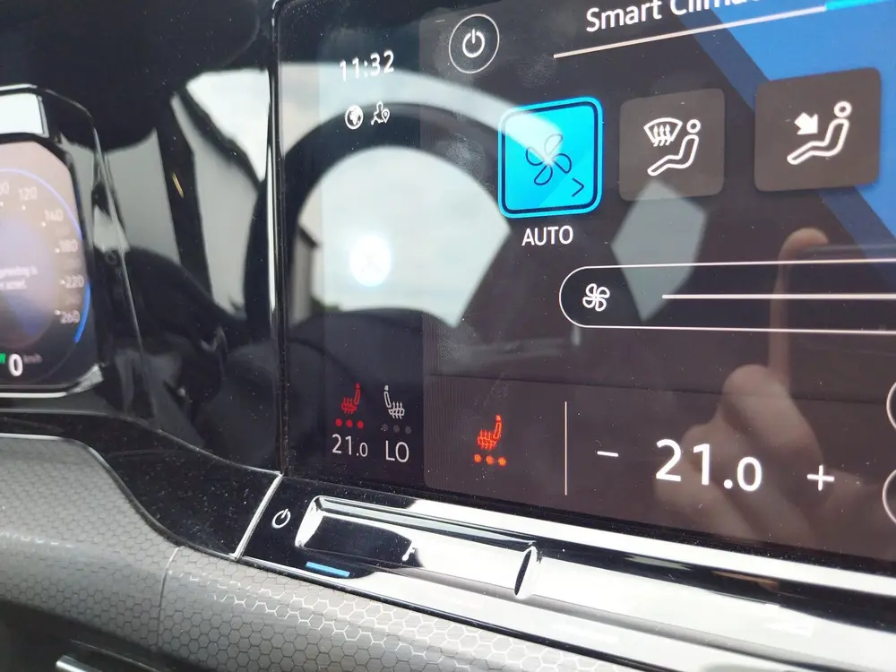 Volkswagen Golf 1.4 eHybrid GTE VIRTUAL COCKPIT ADAPT CRUISE uit 2021, foto 13