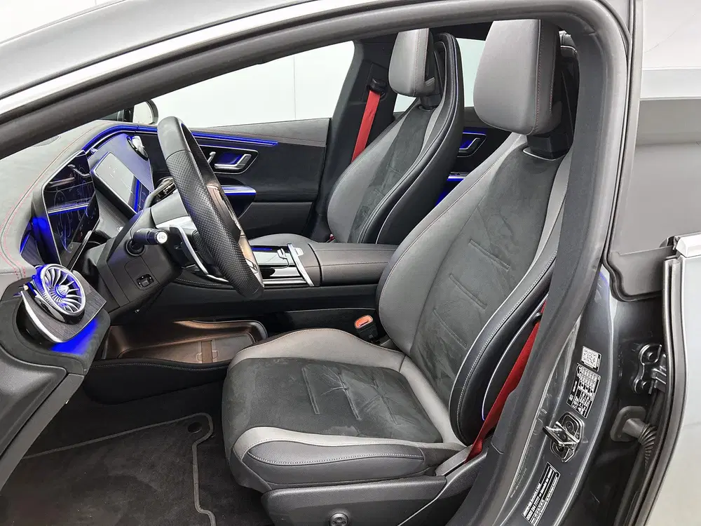 Mercedes-Benz EQE AMG 43 4MATIC 90 kWh Panoramadak uit 2024, foto 19