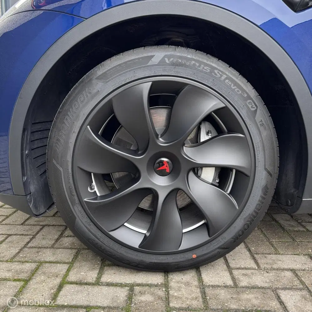 Tesla Model Y Long Range RWD + MMX PACK + IAP uit 2024, foto 20