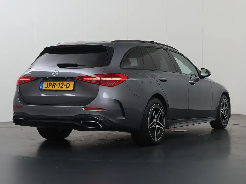 Mercedes-Benz C-Klasse 300 e AMG Line uit 2022, foto 2