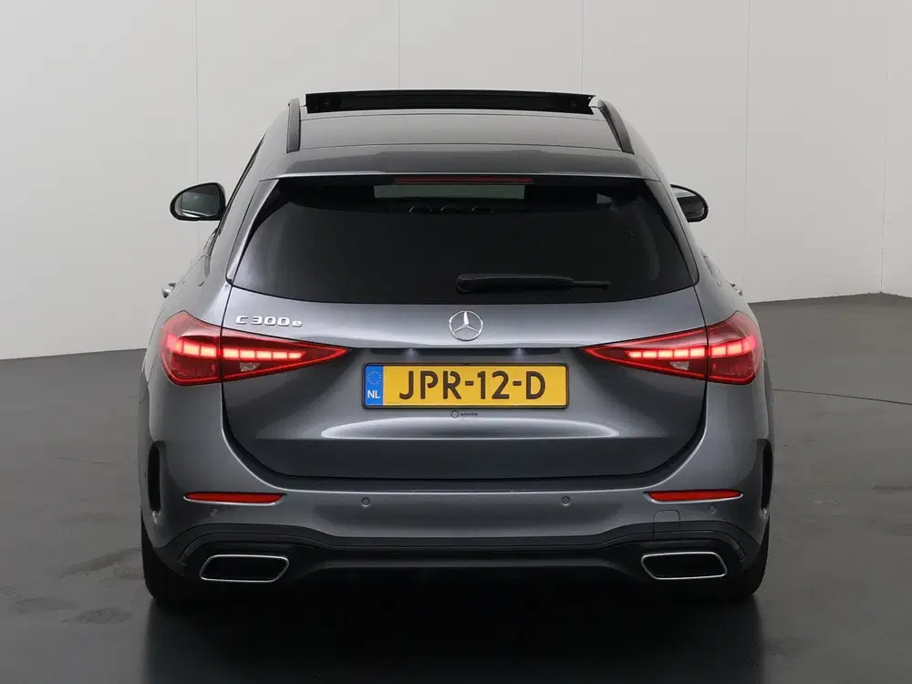 Mercedes-Benz C-Klasse 300 e AMG Line uit 2022, foto 4