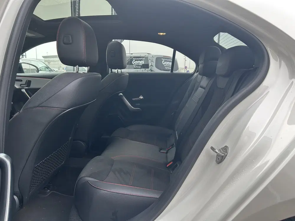 Mercedes-Benz A-Klasse 180 AMG uit 2020, foto 10