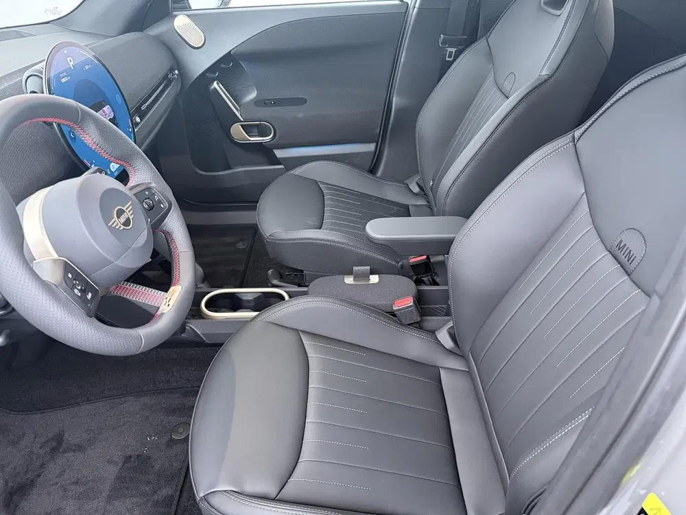 Mini Aceman SE John Cooper Works Trim uit 2026, foto 4