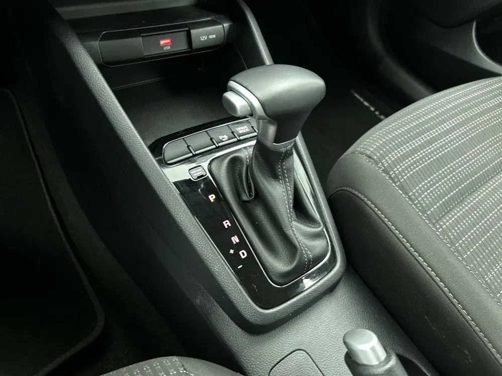 Kia Stonic 1.0 T-GDi MHEV DynamicLine Apple carplay uit 2022, foto 14