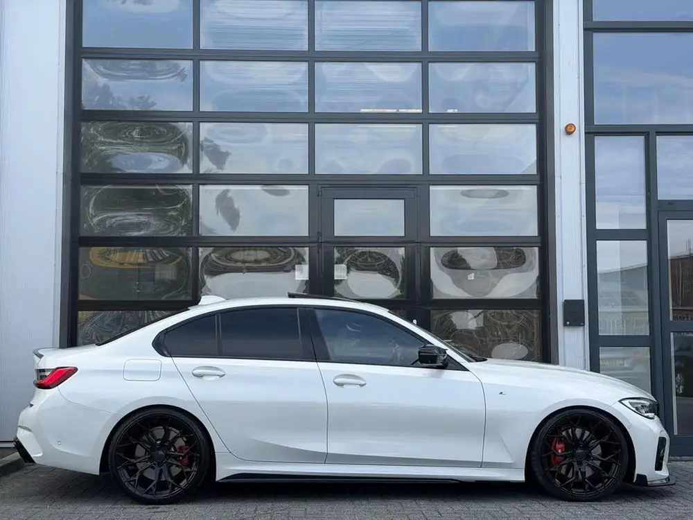 BMW 3-Serie 330e High Executive / M-Sport / Pano / LASER / L uit 2019, foto 3