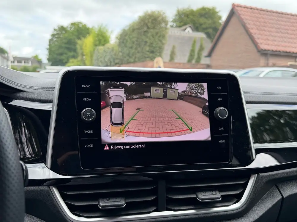 Volkswagen T-Roc 1.5 TSI R-Line - Camera - Keyless - LED uit 2024, foto 14
