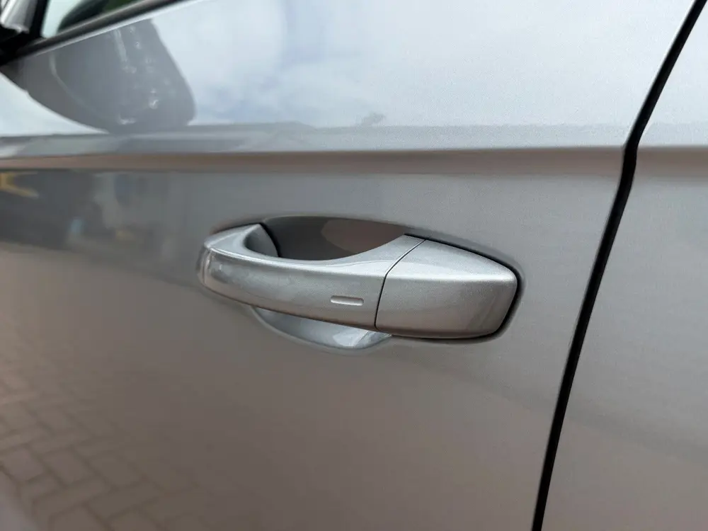 Volkswagen T-Roc 1.5 TSI R-Line - Camera - Keyless - LED uit 2024, foto 16