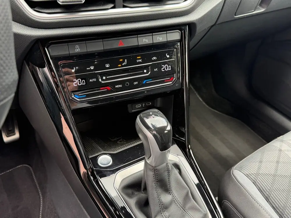 Volkswagen T-Roc 1.5 TSI R-Line - Camera - Keyless - LED uit 2024, foto 17