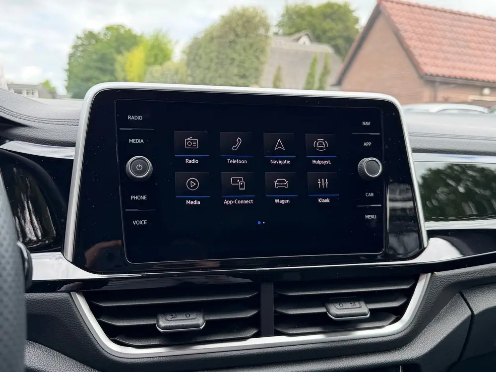 Volkswagen T-Roc 1.5 TSI R-Line - Camera - Keyless - LED uit 2024, foto 18