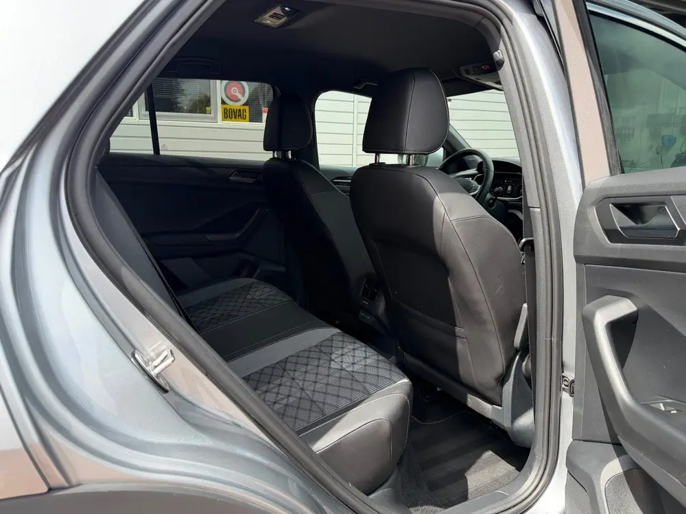 Volkswagen T-Roc 1.5 TSI R-Line - Camera - Keyless - LED uit 2024, foto 20