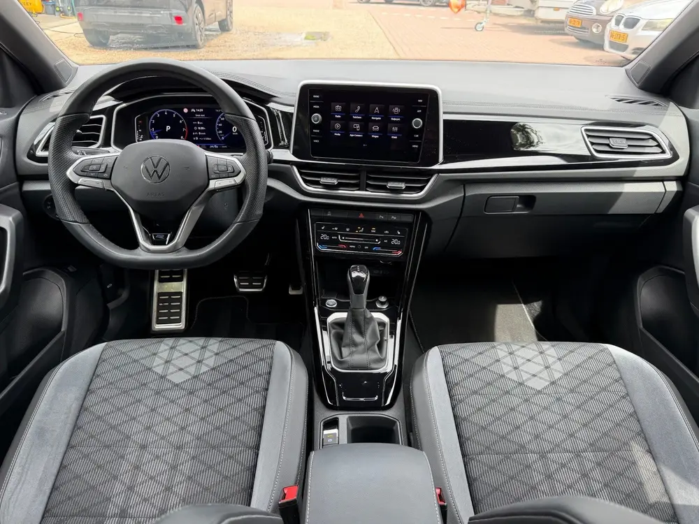Volkswagen T-Roc 1.5 TSI R-Line - Camera - Keyless - LED uit 2024, foto 5